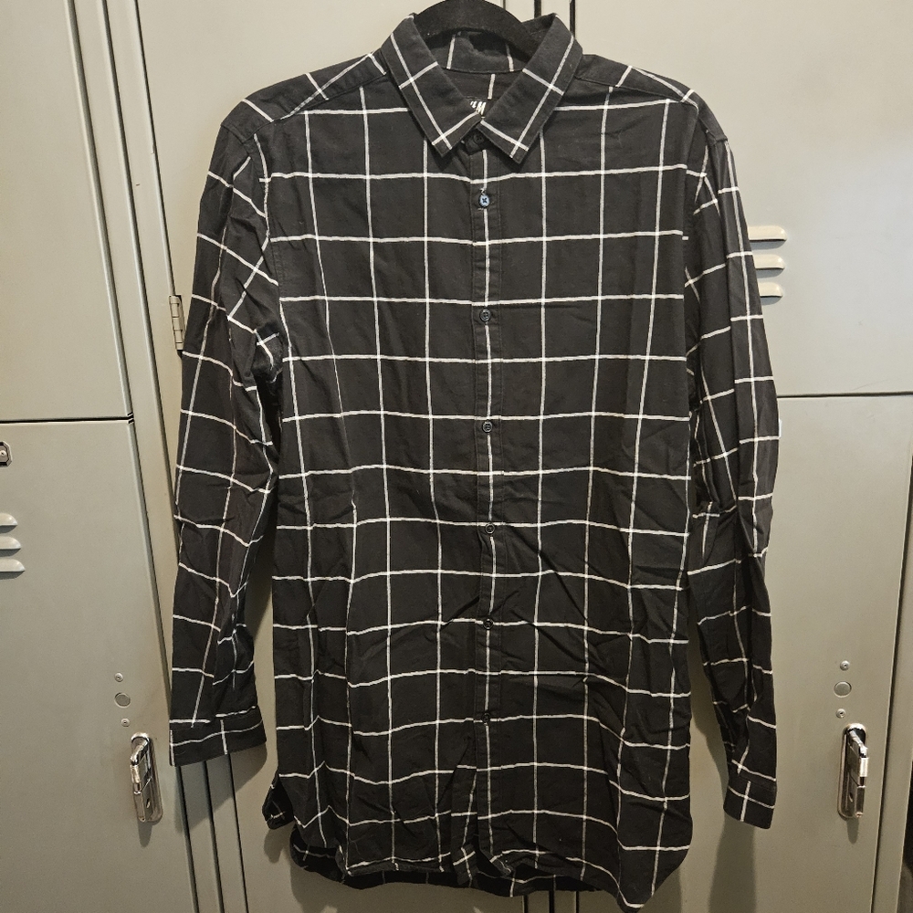 Men's H&M Long Black Checkered Shirt Size Medium